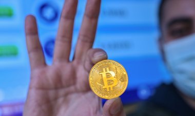 ارتفاع غير مسبوق لعملة البتكوين.. هل هو مجرَّد فقاعة؟